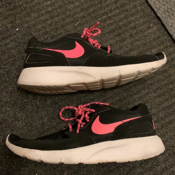Nike Kaishi (GS) Black Pink Sneakers-Size 6 Youth (Fits women’s 7.5) - Picture 3 of 9